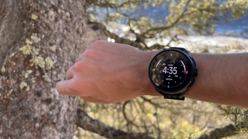 the race is the first amoled display model produced by suunto.