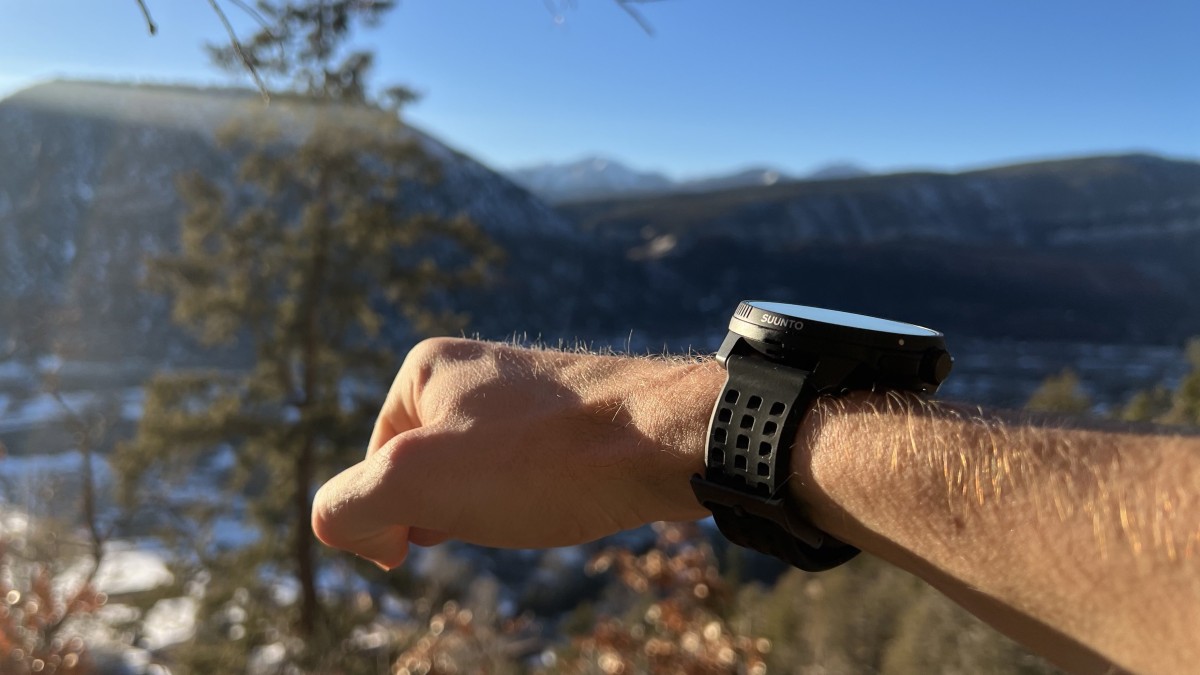 Suunto Race Review (The Suunto Race is of high quality, without the extra features that may be distracting to some users.)
