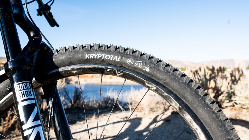 the fusion-fiber rims look as different as they feel, this wheelset...