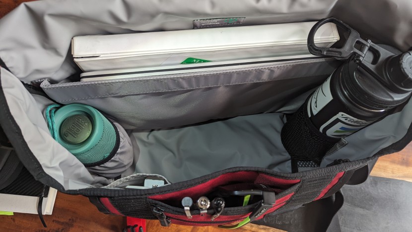 the timbuk2 classic has useful compartments (we love the water...