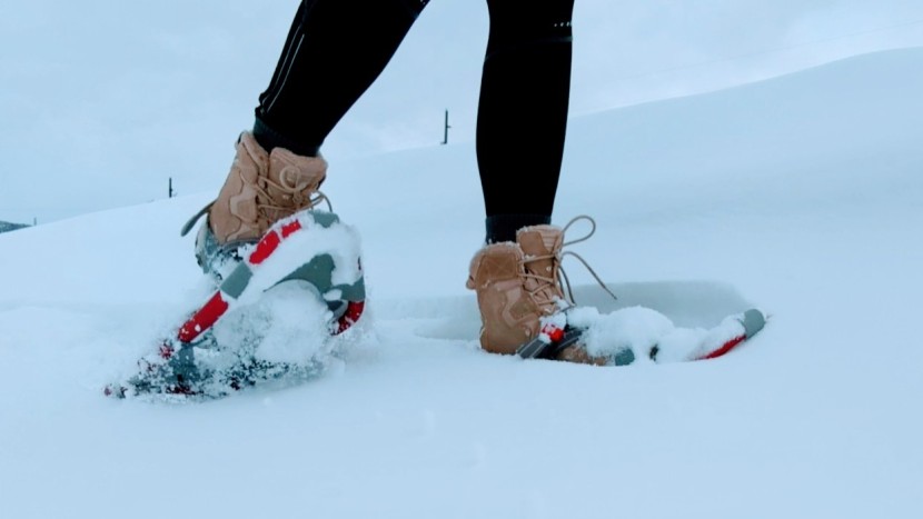 the decking of the tubbs xplore forms a slight convex dome that...
