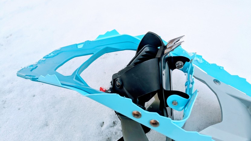 snowshoes womens - we love the perimeter traction on the revo for security on slopes or...