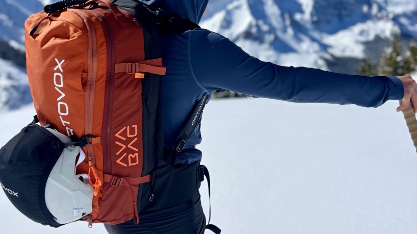 ortovox litric freeride 28l - we loved this well-designed and functional helmet carry. since it's...