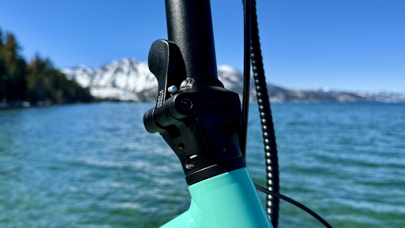 the folding stem has multiple safety catches to ensure safety.