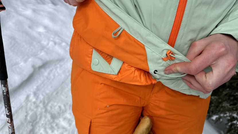 ski jacket womens - the stowed away powder skirt on the triclimate was one of the best...