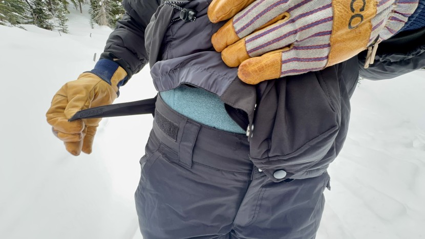 the arctix has a velcro adjustable waist: a classic ski pant...