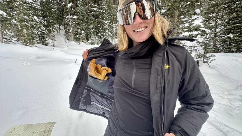 wantdo mountain hooded for women - large internal drop pockets are just one of the classic ski features...