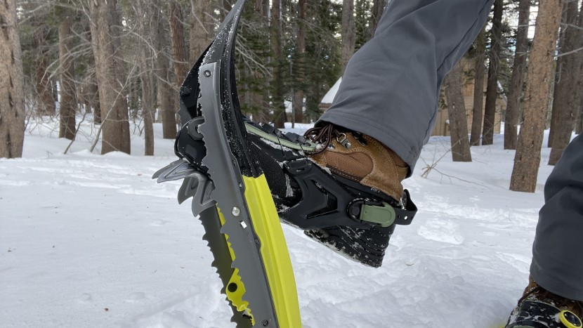 tubbs flex vrt - these traction rails make the deck more rigid, which boosts flotation.