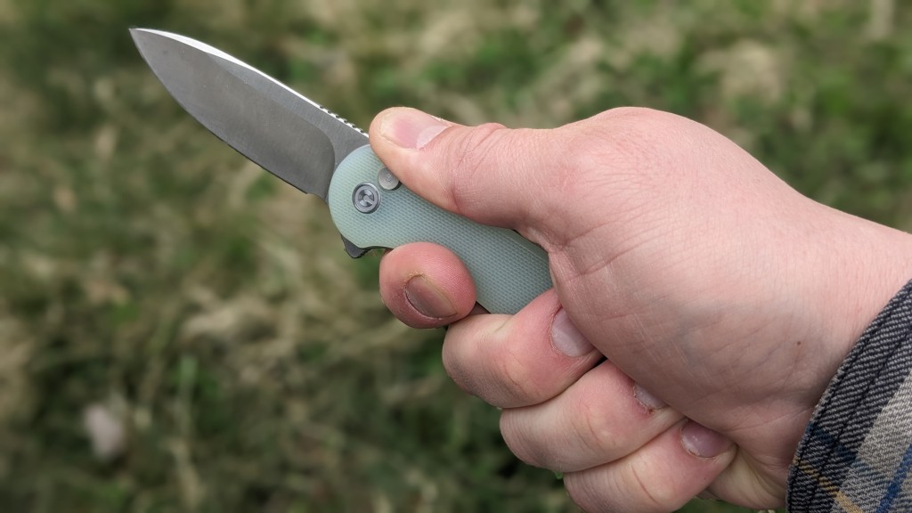 civivi button lock elementum ii - the elementum ii feels good enough in the hand. the scales aren't...