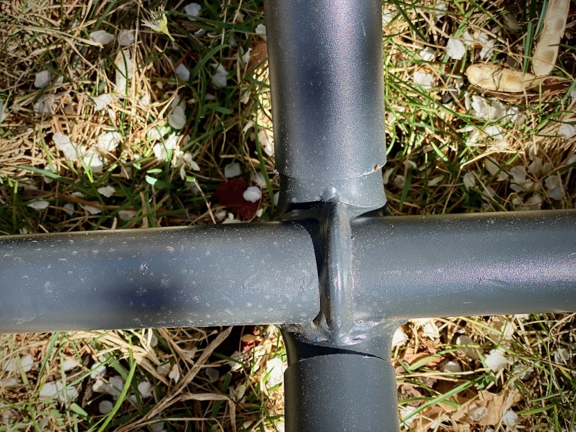 the steel frame is sturdy, giving us confidence in its durability