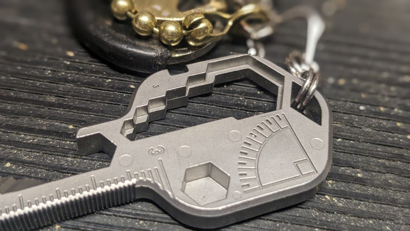 geekey - the engagement on the included, stepped hex wrenches are just 0.1"...