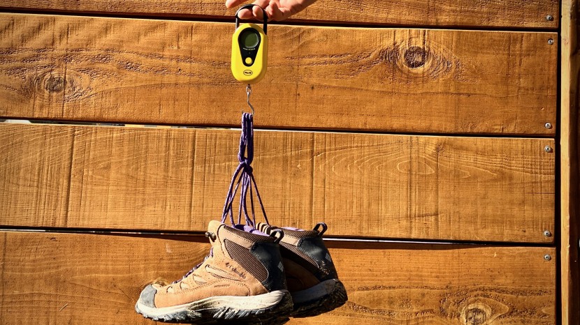 the 1.8 pound pair of us women's size 8.5 scores below average on...