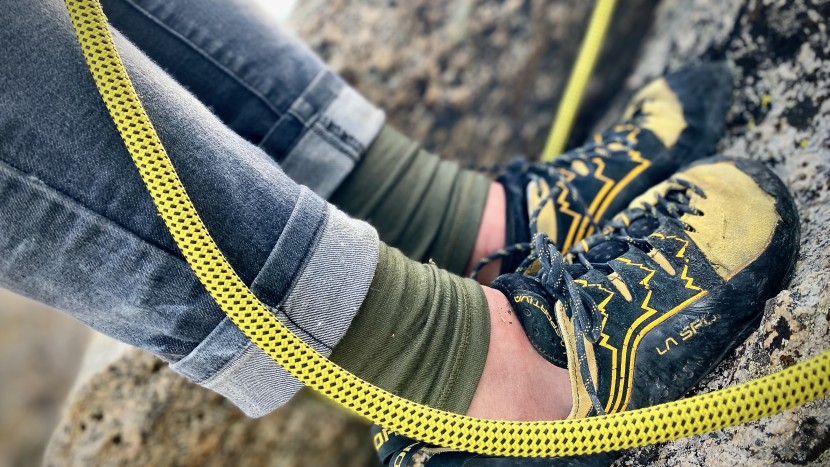 the ridge merino aspect bottoms feature a smooth interface that...