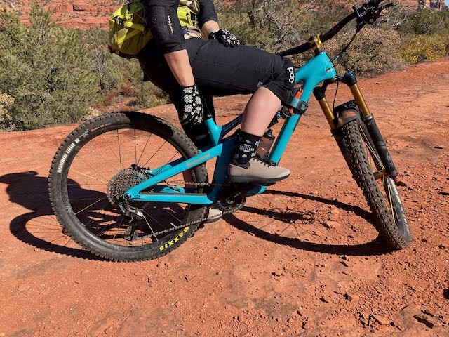 mountain bike shoes womens - the lightweight, mid-volume specialized 2fo is comfortable enough...
