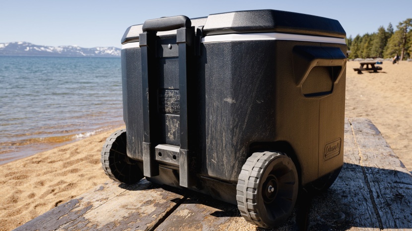 coleman xtreme 50 with wheels - the coleman's telescoping handle sits flush with the lid when...