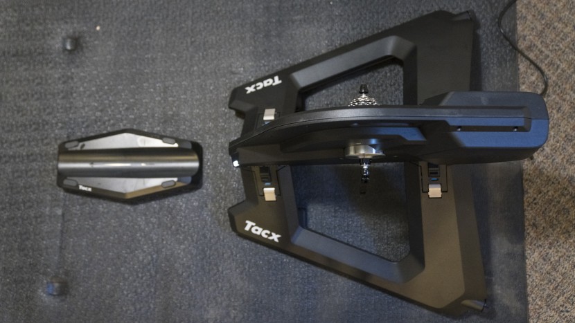 garmin tacx neo 3m - don't forget to use the tire block. the 3m sits very high, so...