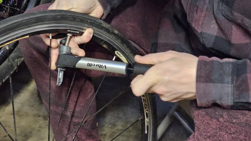 frame pump - the vibrelli is one of the lightest frame pumps tested, and one of...