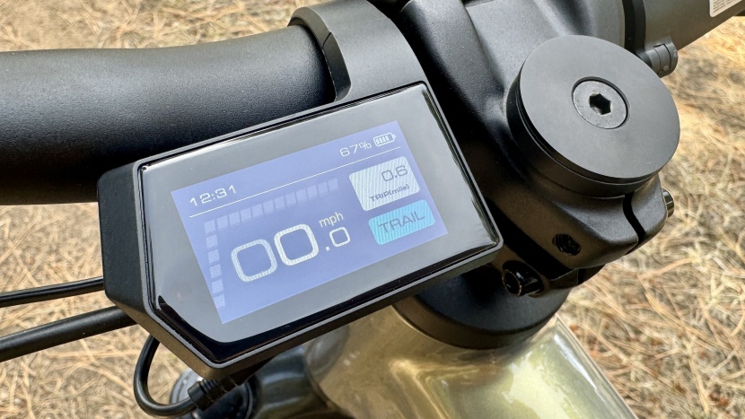 aventon ramblas - aventon's display is bright and easy to read; it did an excellent...