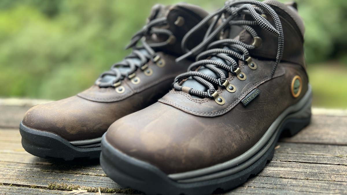 Timberland White Ledge Mid Waterproof Review (Nice looking, clean lines and classic style, these are a budget-friendly full leather boots.)