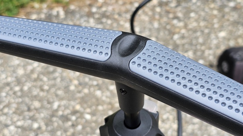 schwinn air center plus - the handle of the schwinn air center plus has a slight angle which...