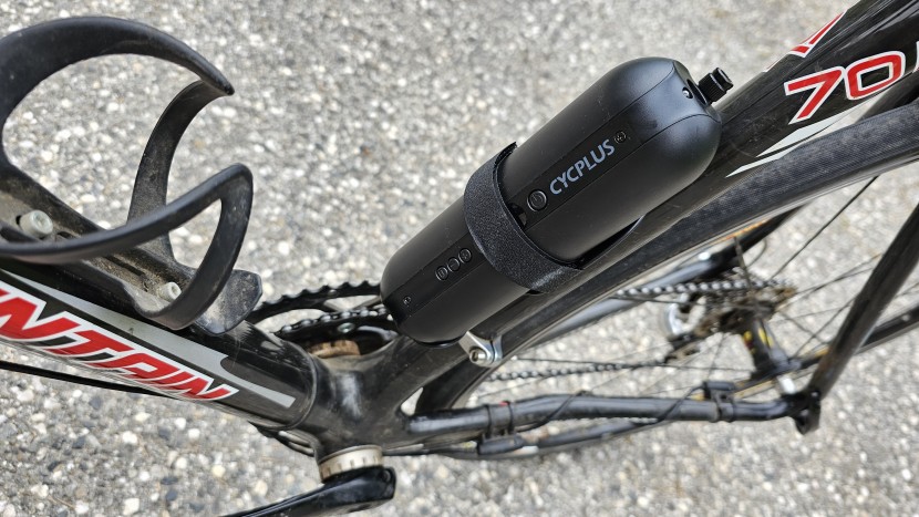 cycplus electric - we love that the cyplus electric pump comes with a frame mount that...
