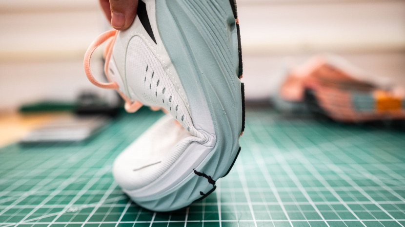 altra via olympus 2 for women - most weight rides in the rear foot, creating a minor adjustment...