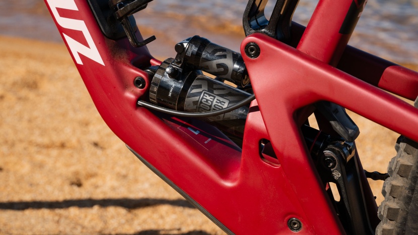 santa cruz hightower 3 c s - the current generation of vpp bikes keeps the weight (and shock)...