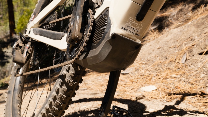 ari wire peak 2.0 comp - bash protection in front of the bottom bracket is appreciated but...