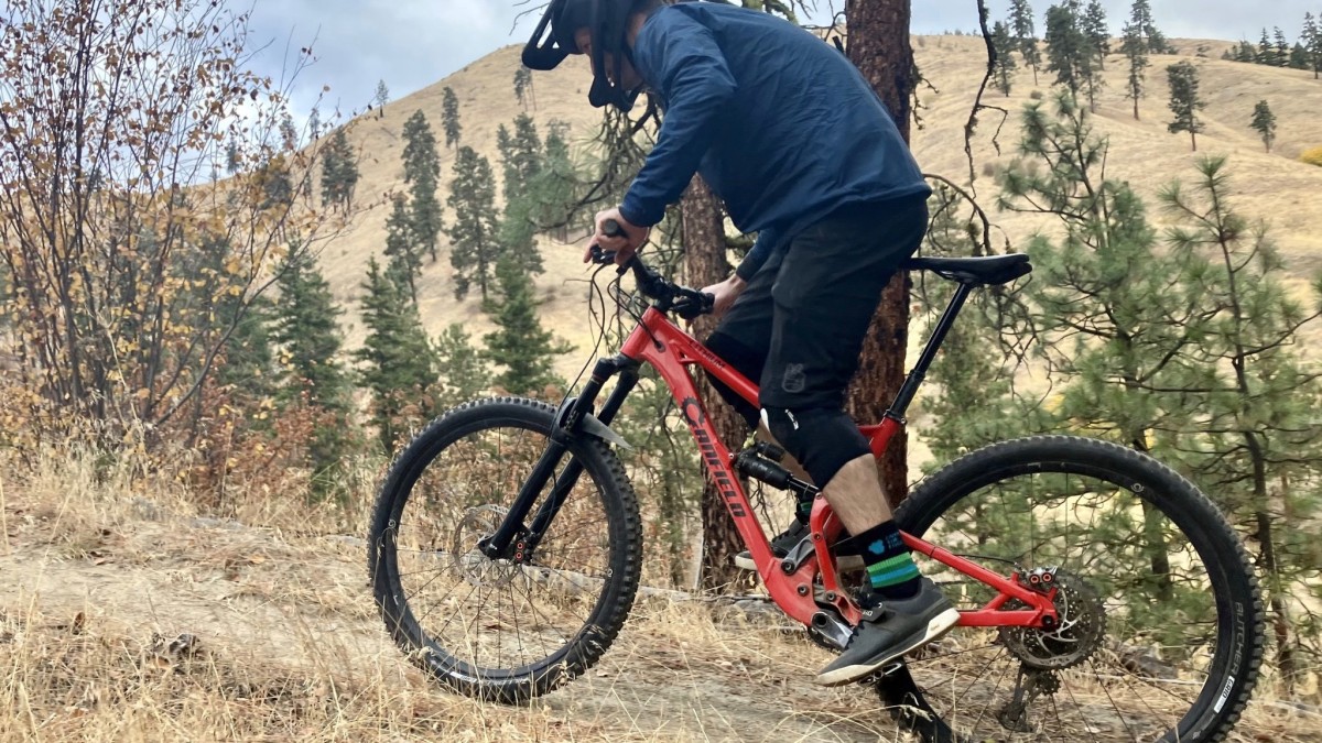 Wolf Tooth Components Resolve Review (This is one of the lightest dropper seatposts we've ever tested, perfect if you're trying to limit extra weight.)