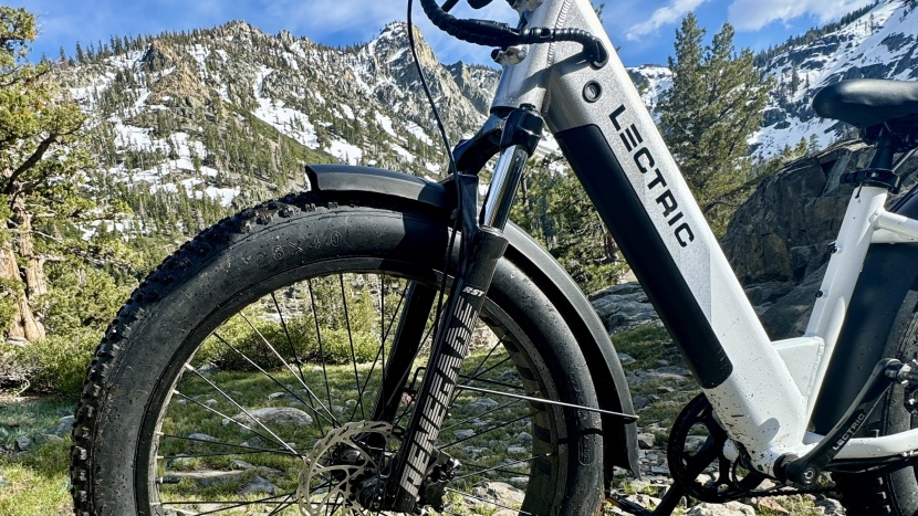 lectric xpeak - the bike's 672wh battery nestles into the downtube.