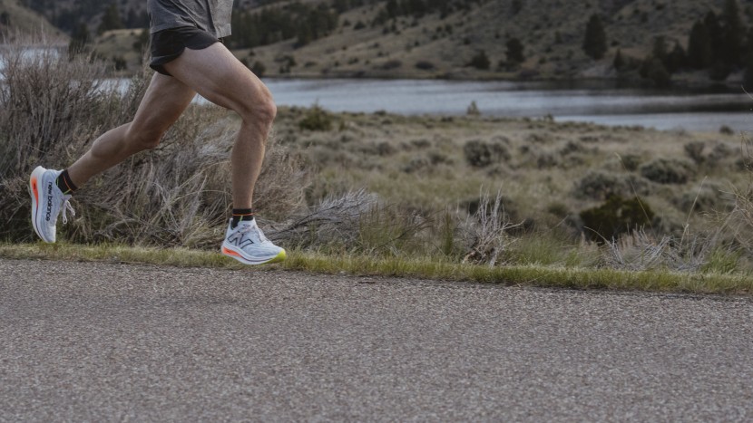 new balance fuelcell supercomp trainer v2 - when landing mid/forefoot, we could very clearly feel the carbon...