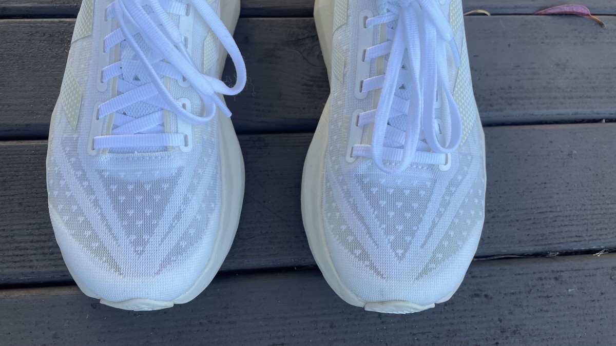 New Balance FuelCell Rebel v4 - Women's Review (We aren't sold on the upper of the Fuelcell Rebel v4.)