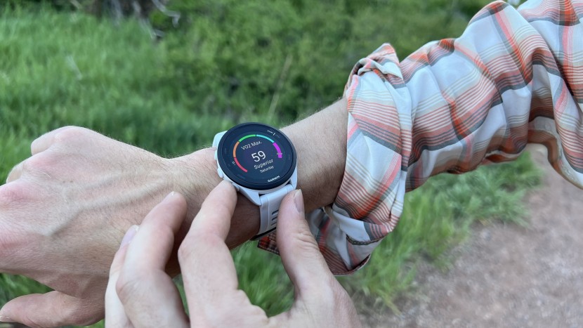 garmin forerunner 165 - garmin includes a wide range of health features and training targets...
