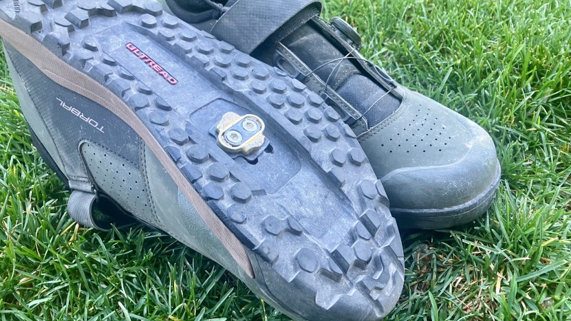 shimano ge900 - the long cleat channel is mated with some serious lugs that come in...