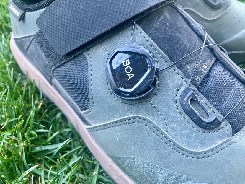 shimano ge900 - the boa dial is a nice feature. it makes micro adjustment easy.