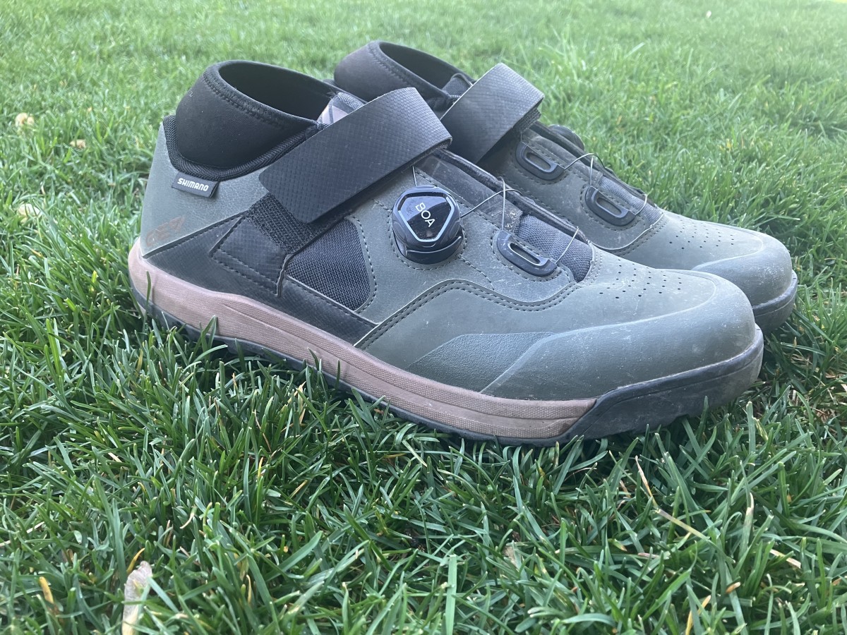 Shimano GE900 Review (The Shimano GE900 are solid enduro and gravity shoes.)