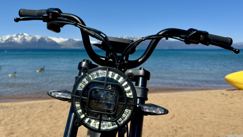 ride1up revv 1 fs - the headlight tracks the steering, while amber turn signals and an...