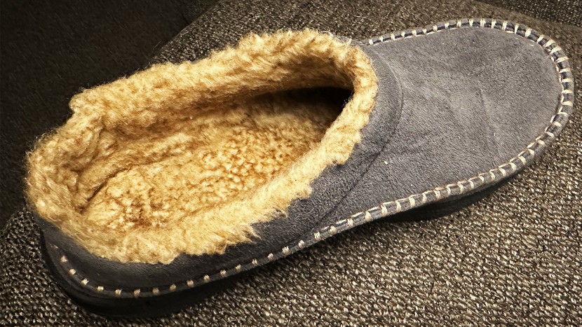 slippers - slippers made of synthetic materials can be vegan friendly...