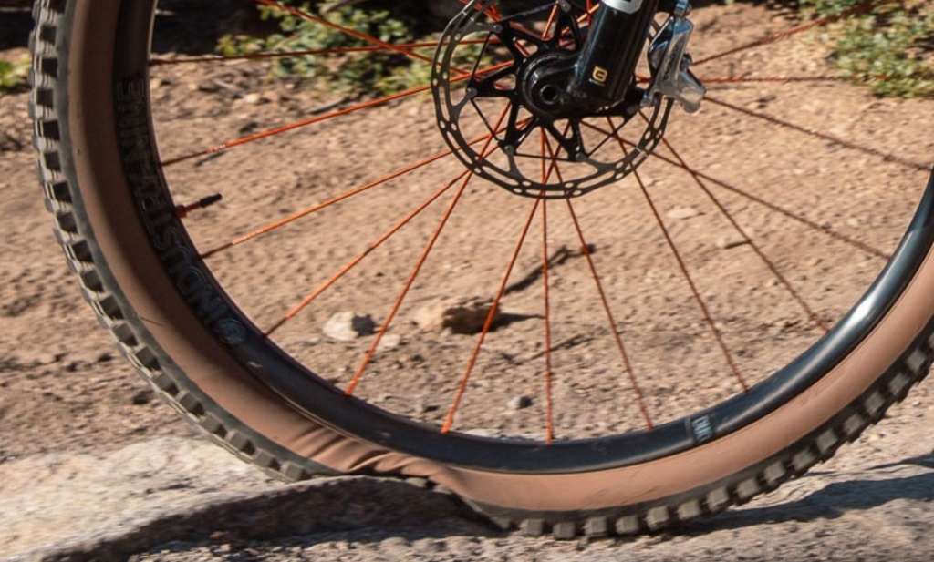 industry nine solix m tr300/290 - 23 psi at 30 mph looks to be playing with fire in our high-speed...