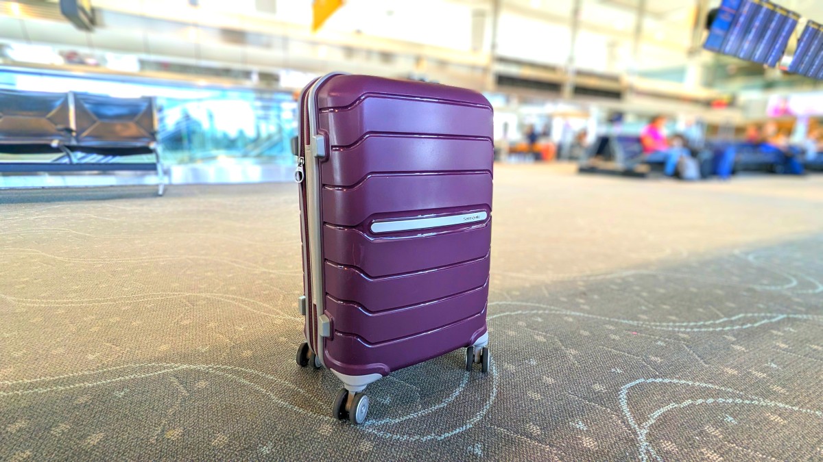Samsonite Freeform Spinner Review (The Samsonite Freeform's polypropylene shell is sleek, pliable, and relatively tough.)