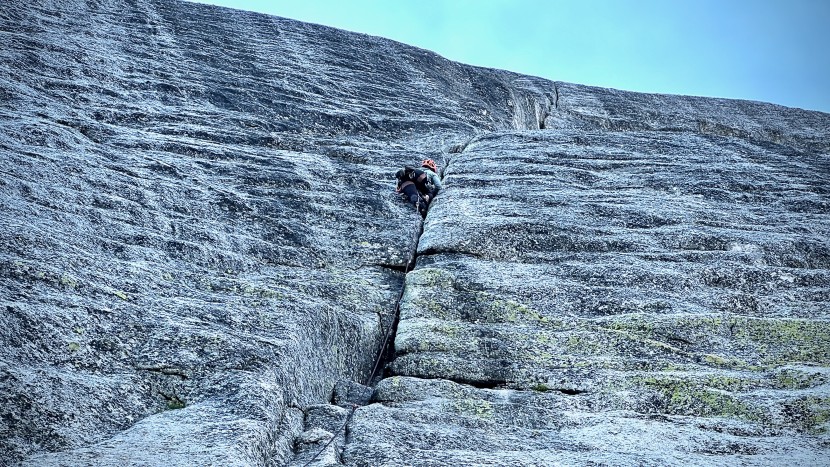 climbing nut - 3 points of contact are preferred for those placements that utilize...