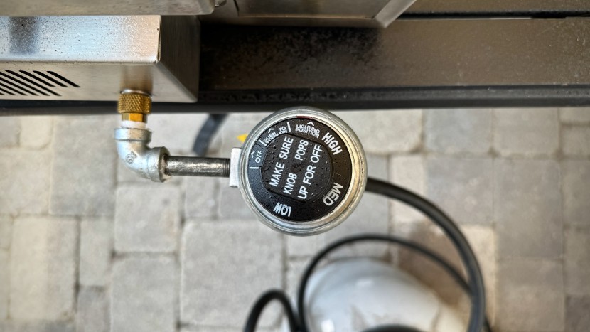 portable grill - while the solaire everywhere doesn't feature a removable grease...