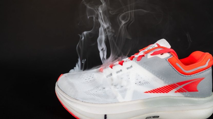 altra vanish tempo for women - the upper mesh of the vanish tempo is simple, but it allows for...