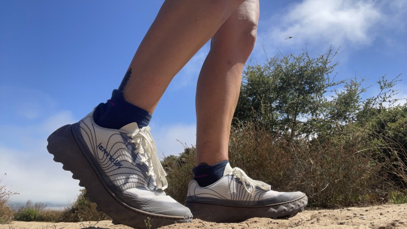 nnormal tomir 2.0 for women - the 4 mm lugs of the tomir help inspire confidence on all terrain...