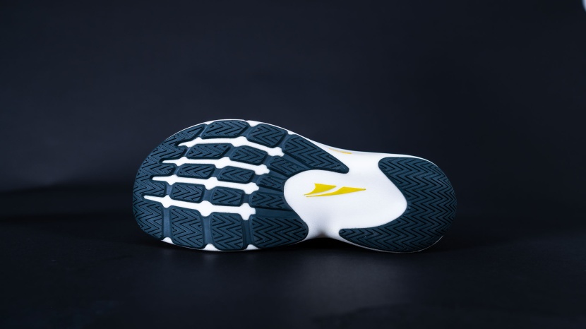 altra vanish tempo - the outsole of the vanish tempo does well on a range of surfaces.