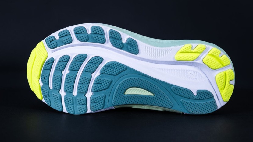 asics gel-kayano 31 - traction on the kayano is fine but not outstanding.