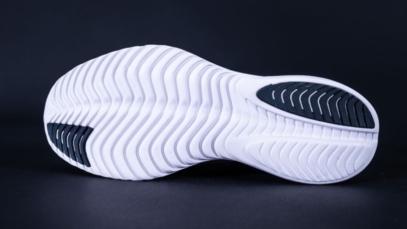 saucony kinvara 15 - the exposed midsole is fine, but we would prefer some more tackiness.