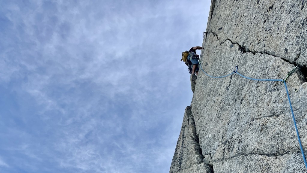 beal opera - ifmga guide joseph hobby leading the l&Atilde;&copy;piney crack on aiguille du...