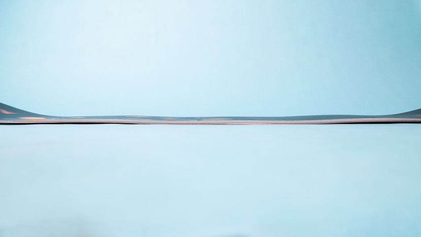 snowboard - you can see this hybrid camber sitting in contrast with the flat...