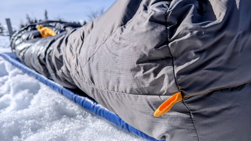 nemo sonic -20 - small tabs let you tie the bag down if need be.